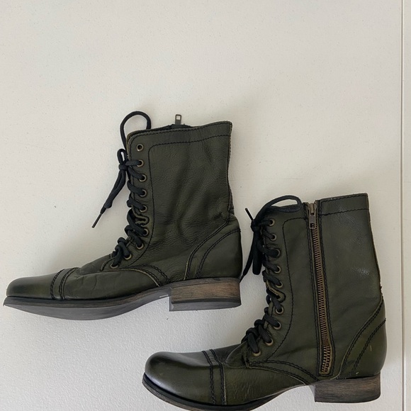 Steve Madden women’s Troopa leather lace up combat boots — size 8 - Picture 4 of 7